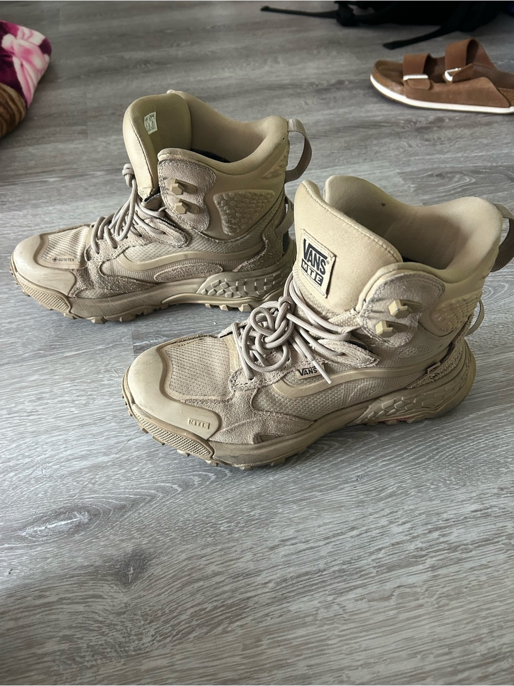Vans MTE Gore-Tex Tan Hiking Boots - Picture 4 of 5